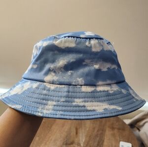 Cloud Print Blue Bucket Hat